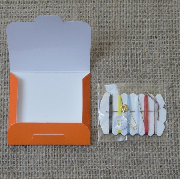 Otel Dikiş Seti Kutulu Buklet Dikiş Seti