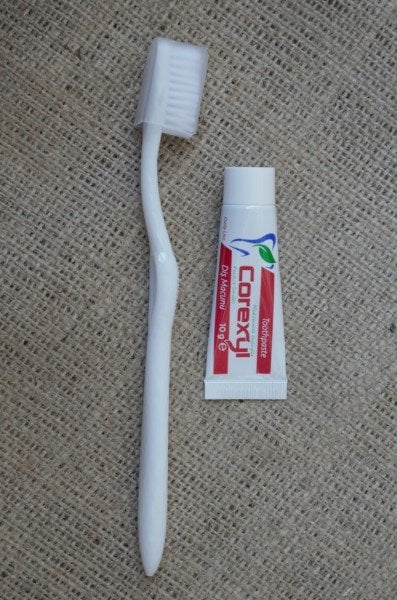 Arastana Diş Seti Kapaklı Diş Fırçası Diş Macunu